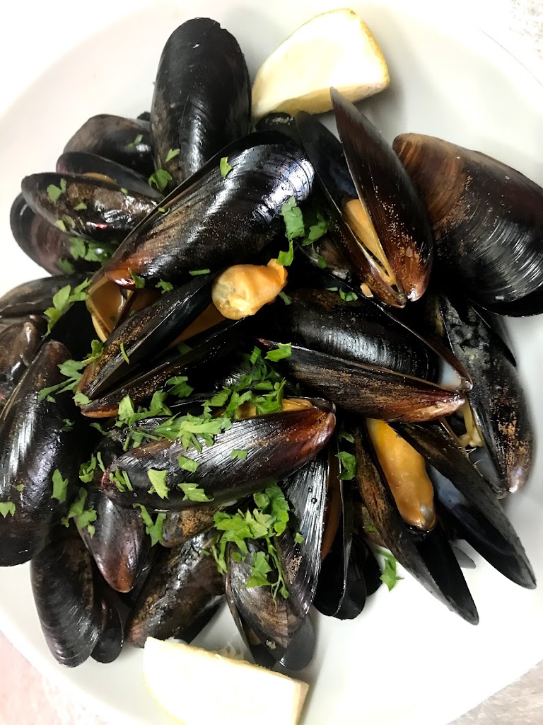 Restaurante Amistad — Comida y bebida