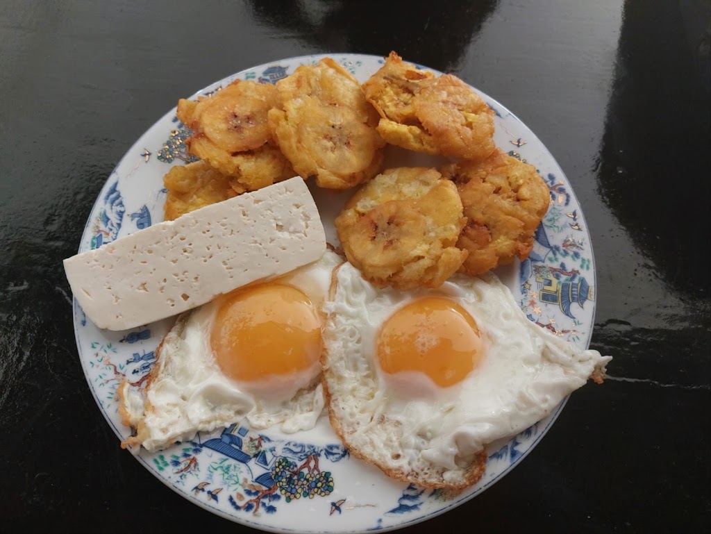 Bar Steffy — Comida y bebida
