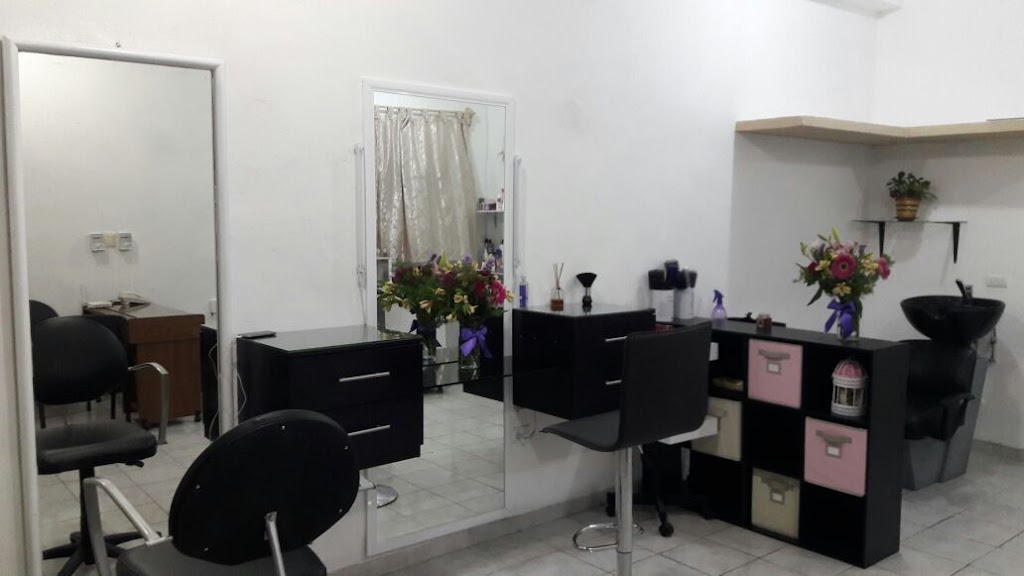 Salon Arely Guerrero — Interior