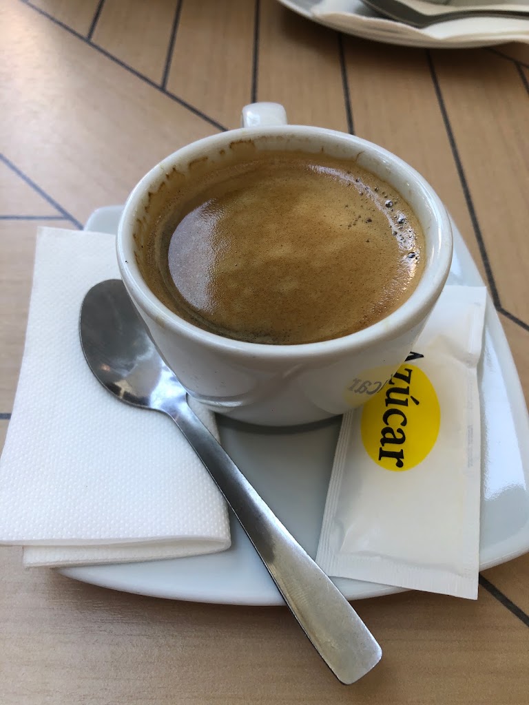 Tata Home — Comida y bebida