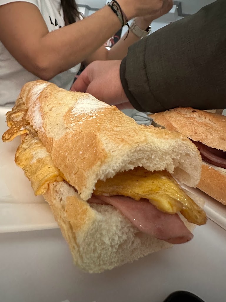 Zona Centro Cafeteria Churreria. — Comida y bebida
