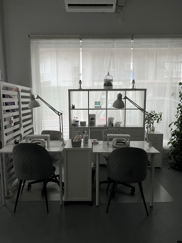 La Parisienne Nail Salon