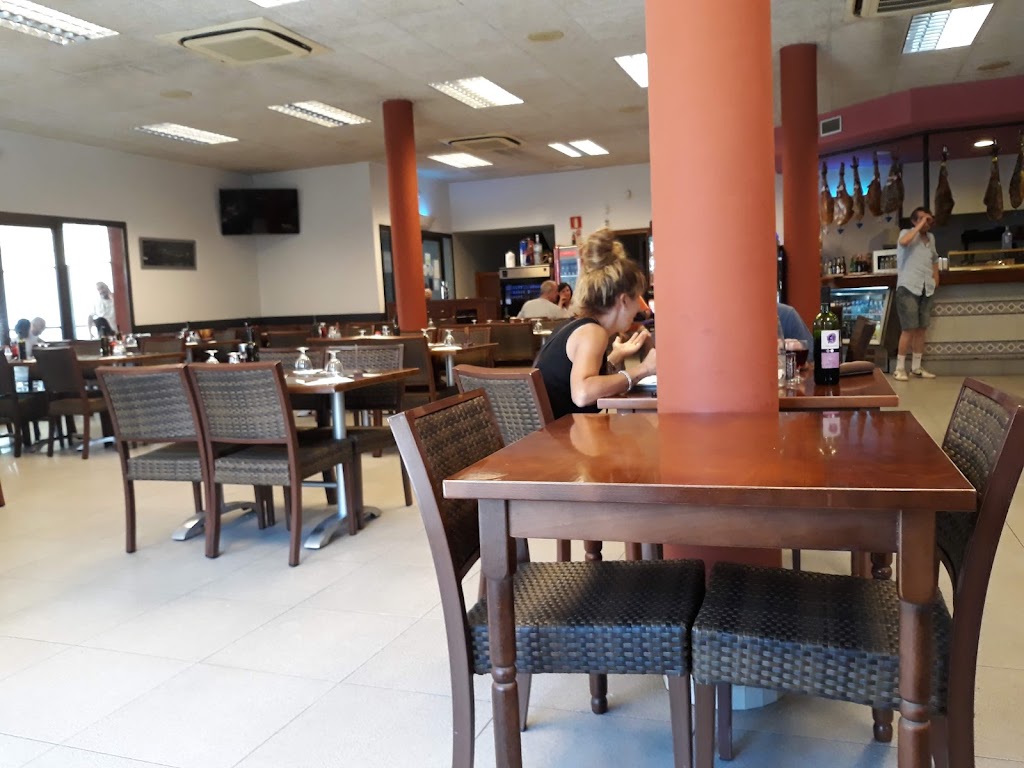 Bar y Restaurant Tramuntana — Ambiente