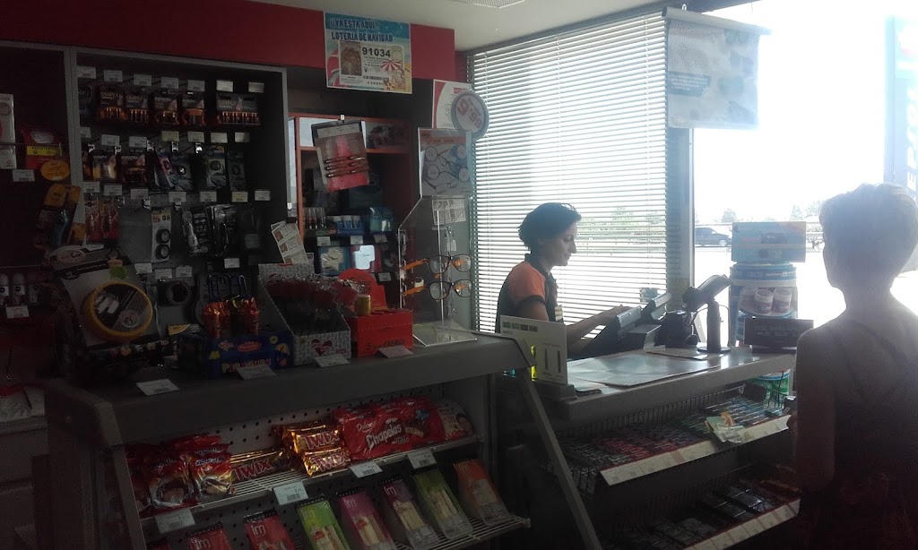 Estacion de Servicio Repsol — Interior