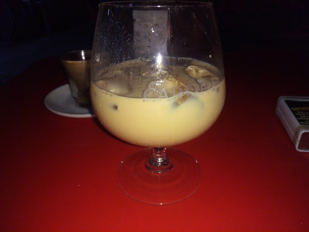 D'canas Bar — Comida y bebida