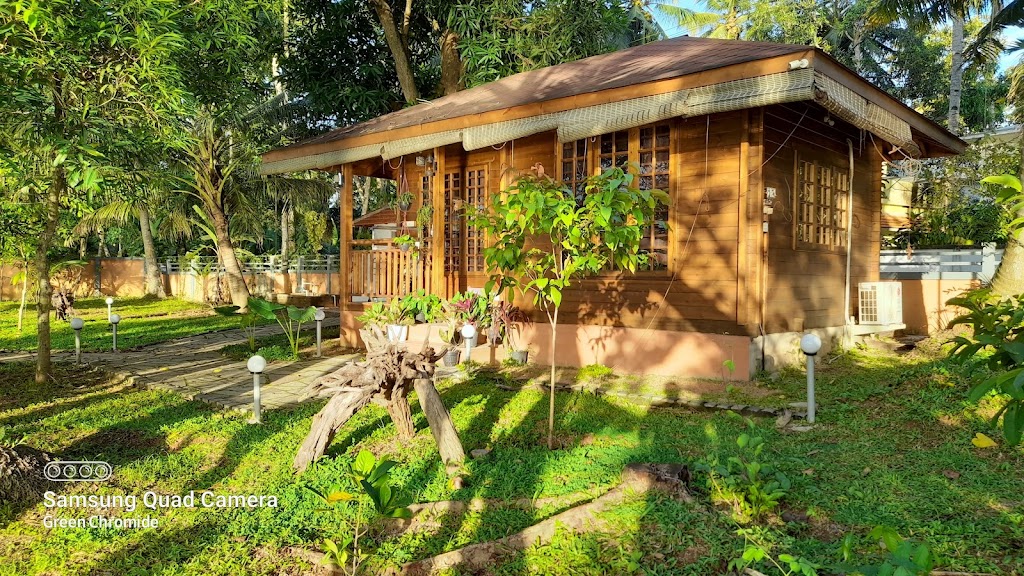 Green Chromide Munroe Homestays