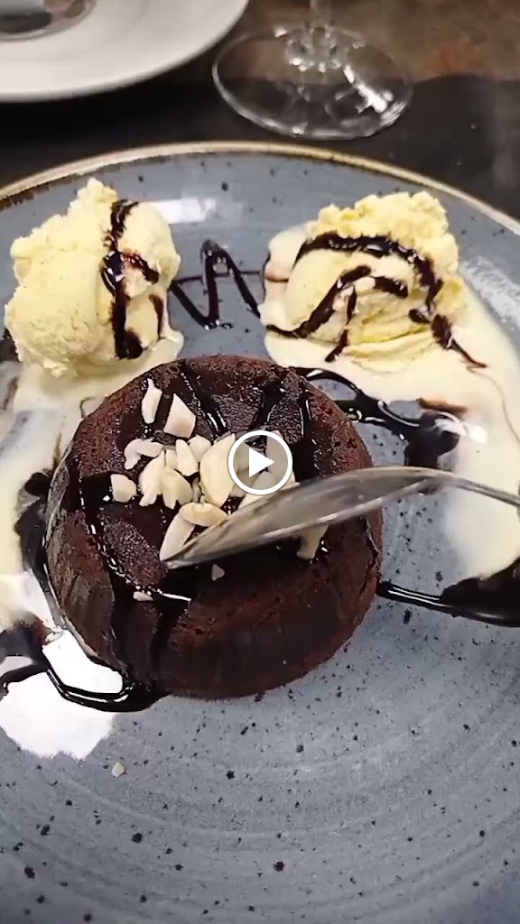 Mamma Mia Pizzeria — Videos