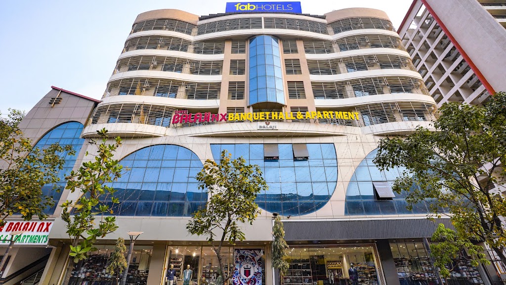 Fabhotel Shree Balaji Apartment