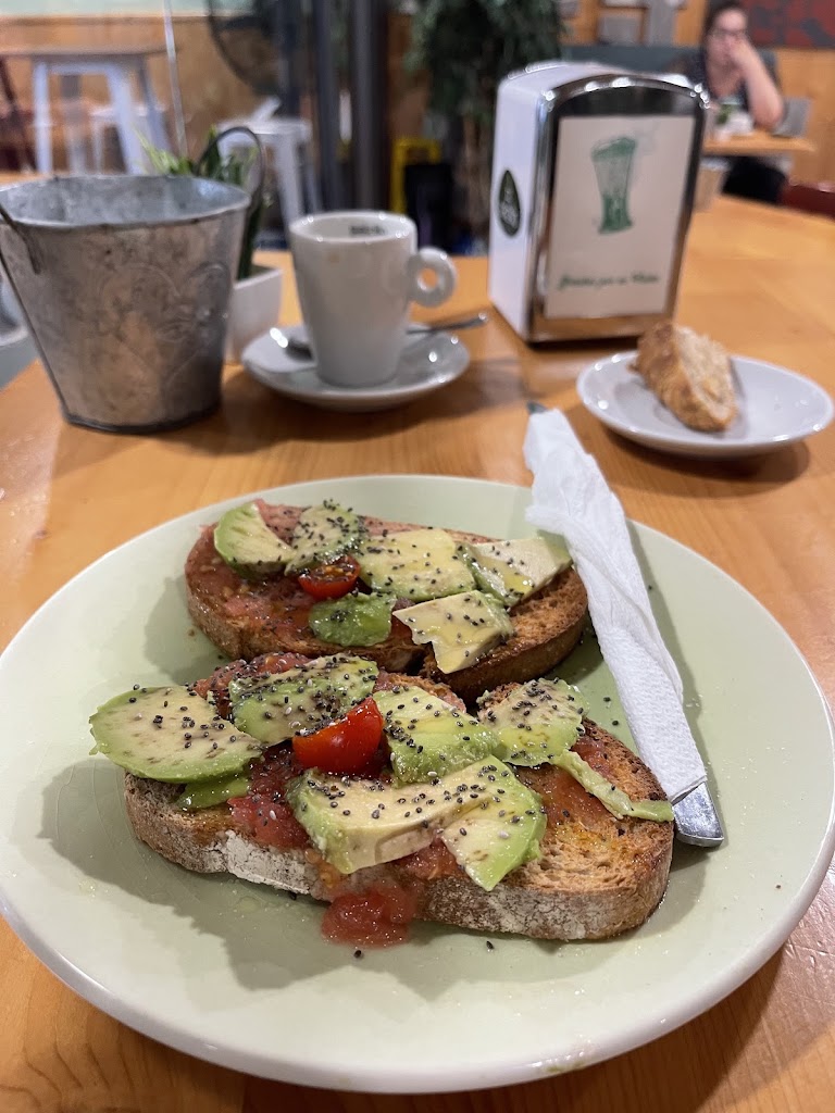Al Alba — Comida y bebida
