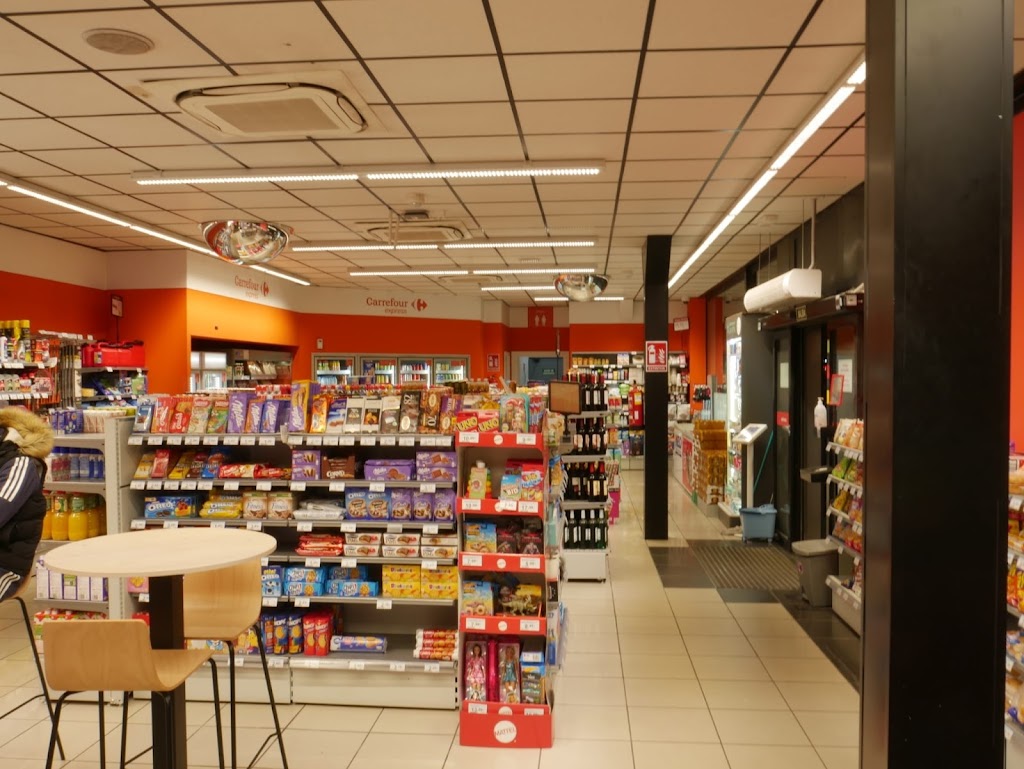 Estacion de servicio Cepsa — Interior