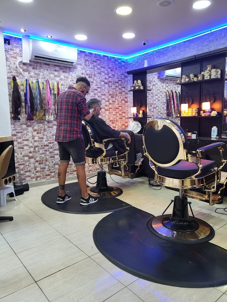 Peluqueria Placa Paris — Interior
