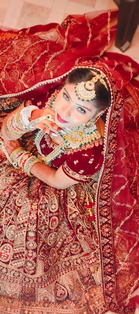 Lucky Beauty Parlour Salon Makeup Studio And Training Near You