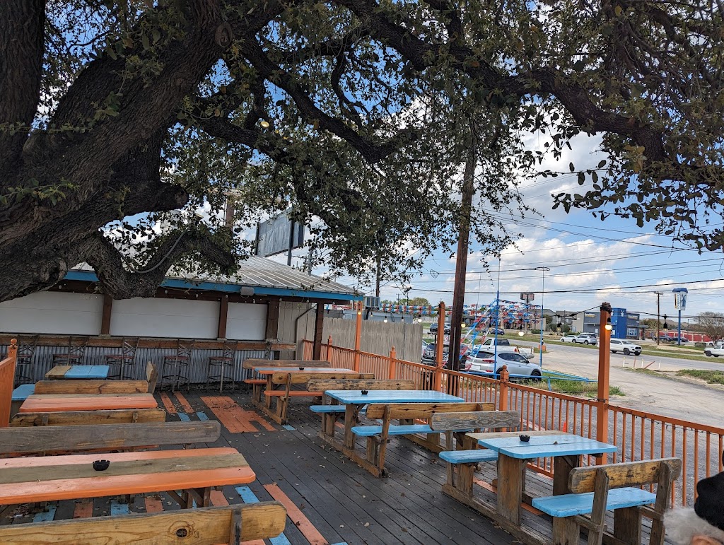 Tree House Burgers & Brews