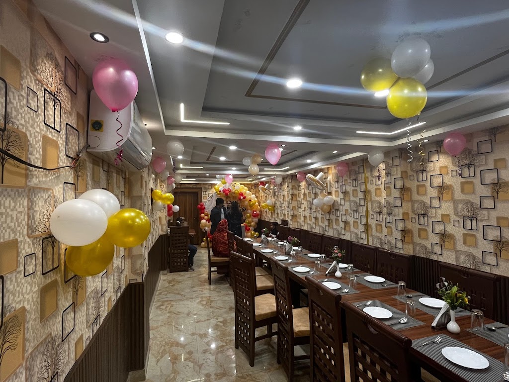 Moti Mahal Delux Pure Veg Restaurants At Civil Line Chauraha Beside Sbi Bank Raebareli