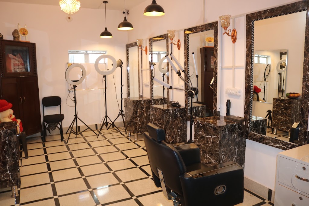 Preet International Beauty Salon Academy Best Bridal Makeup Artist Academy Hair Nail Extensions