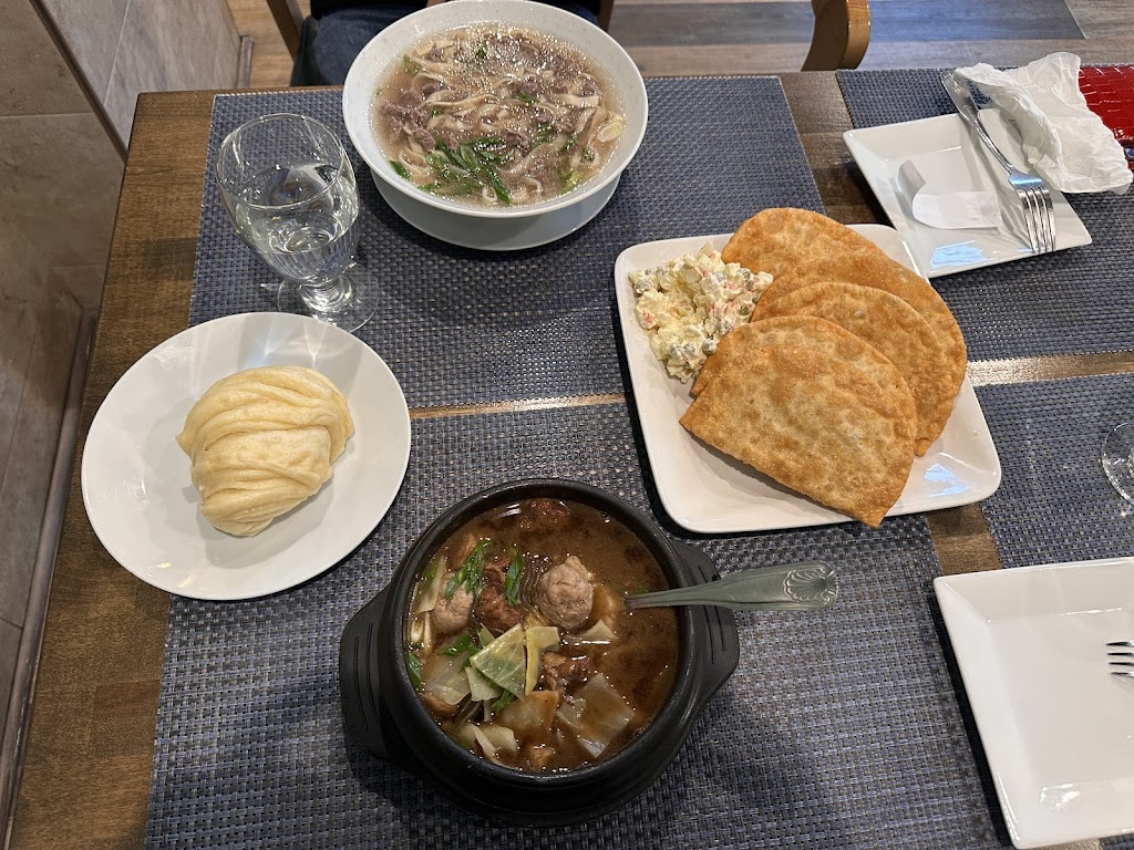 Buuz Thai Eatery