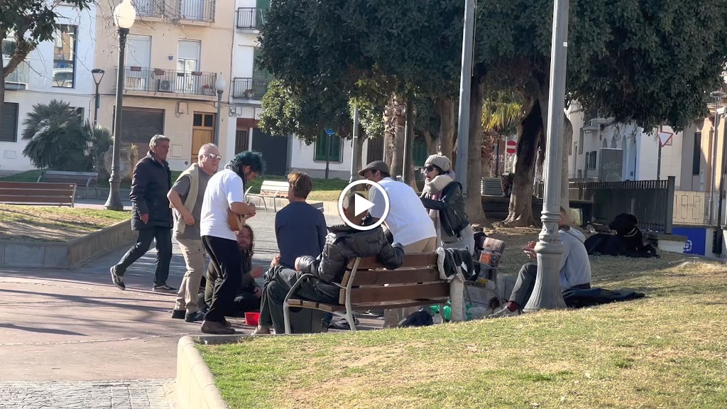 Continental Parking Placa Pou Vedre - Sitges — Videos