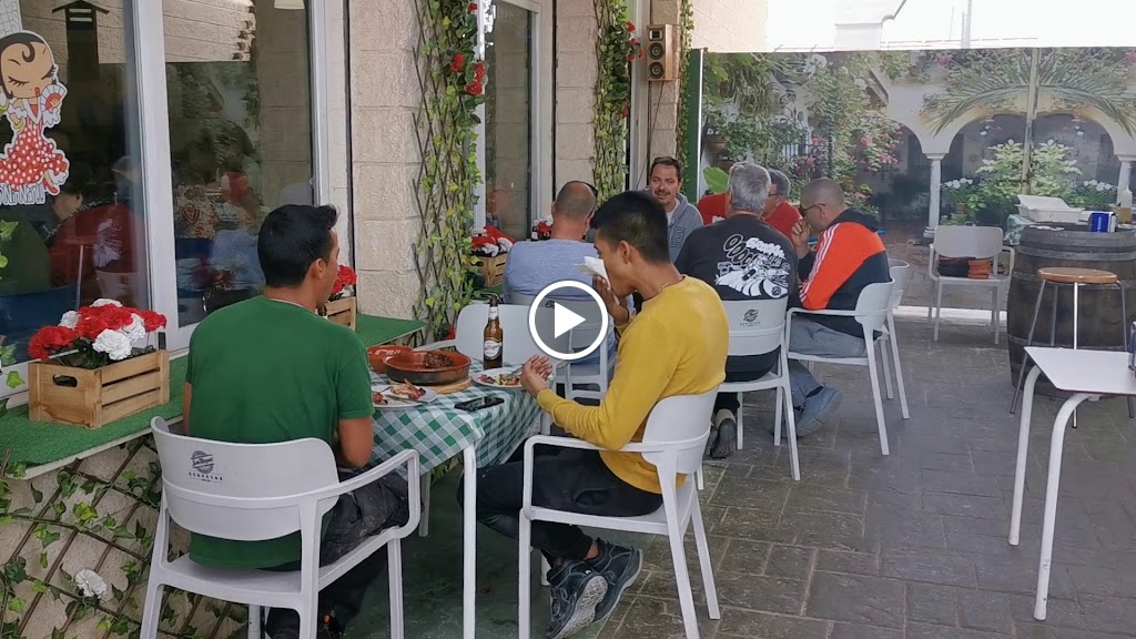 Bar-Restaurante No Ni Na !! — Ambiente