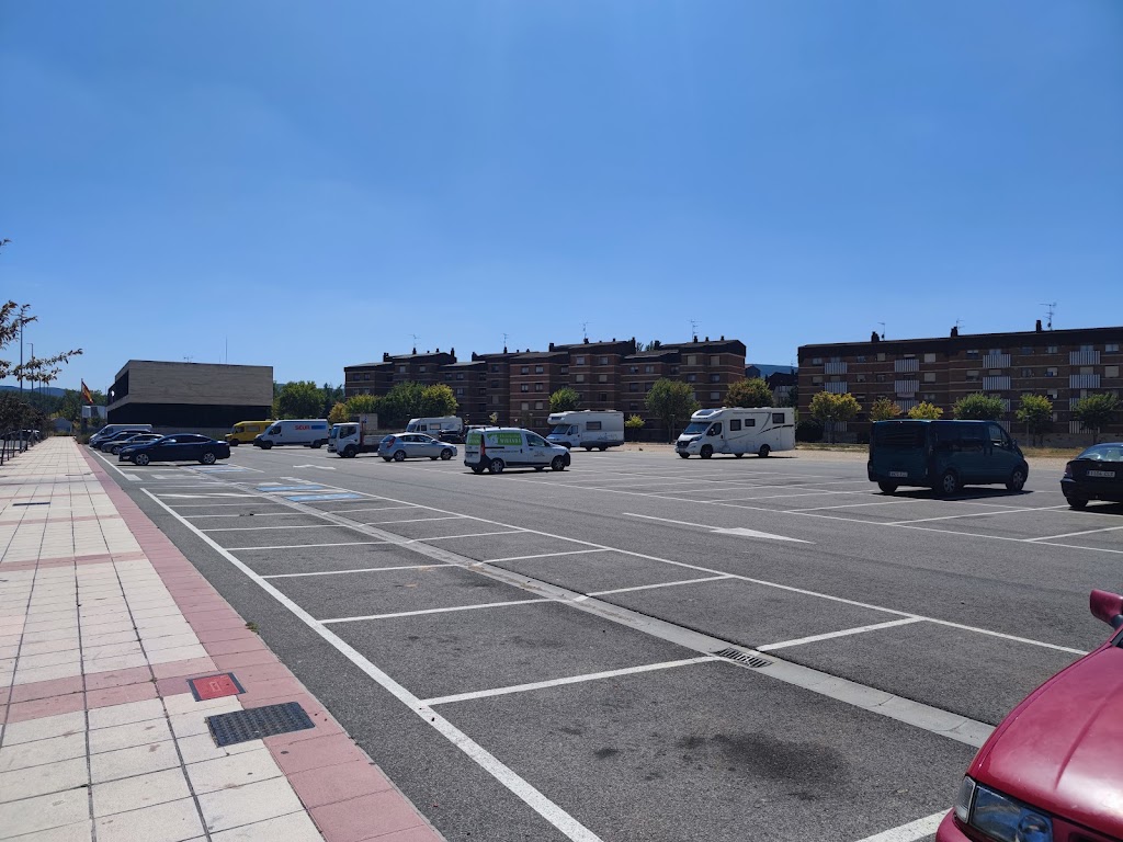 Aparcamiento gratuito Antonio Cabezon — Estacionamiento