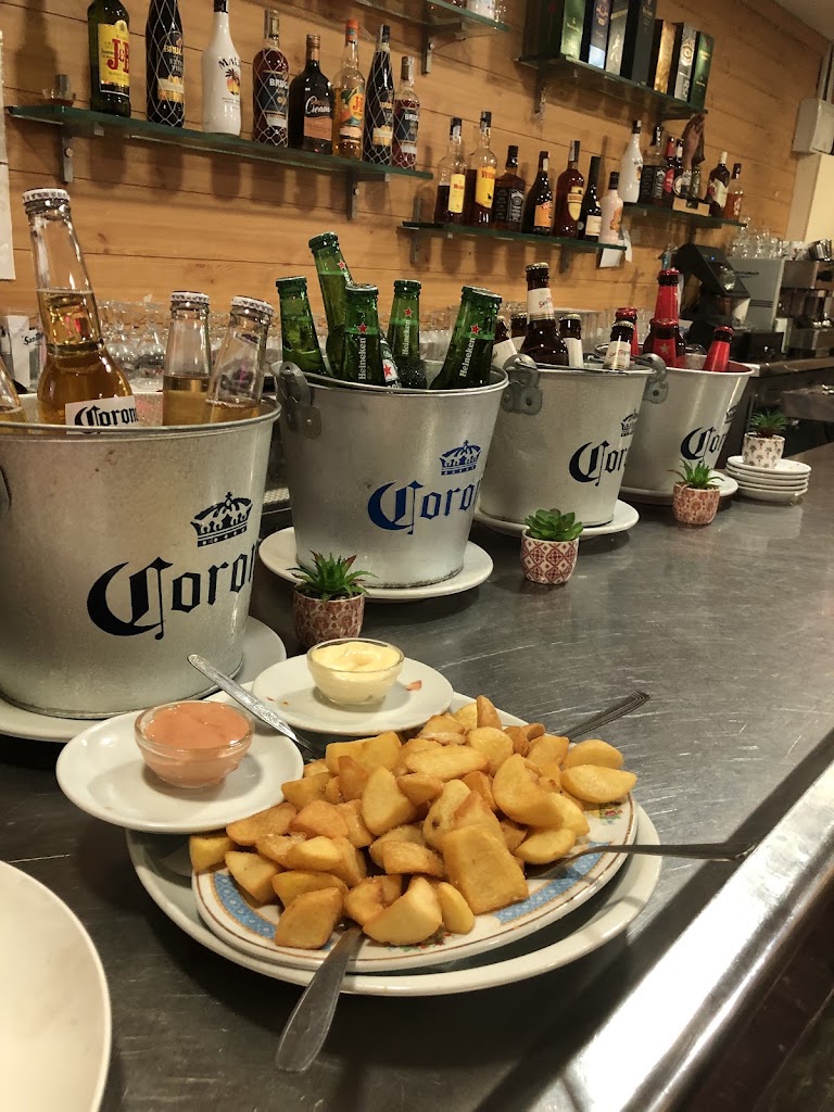 CAP CANA BAR — Comida y bebida