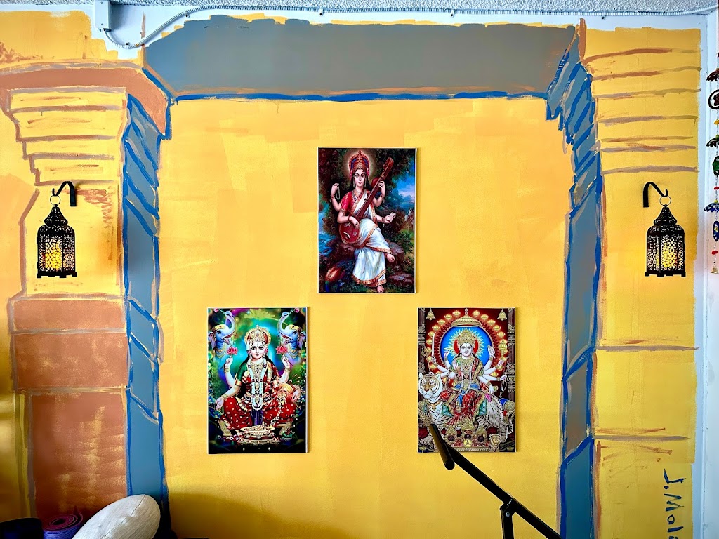  Aided and Restorative Yoga