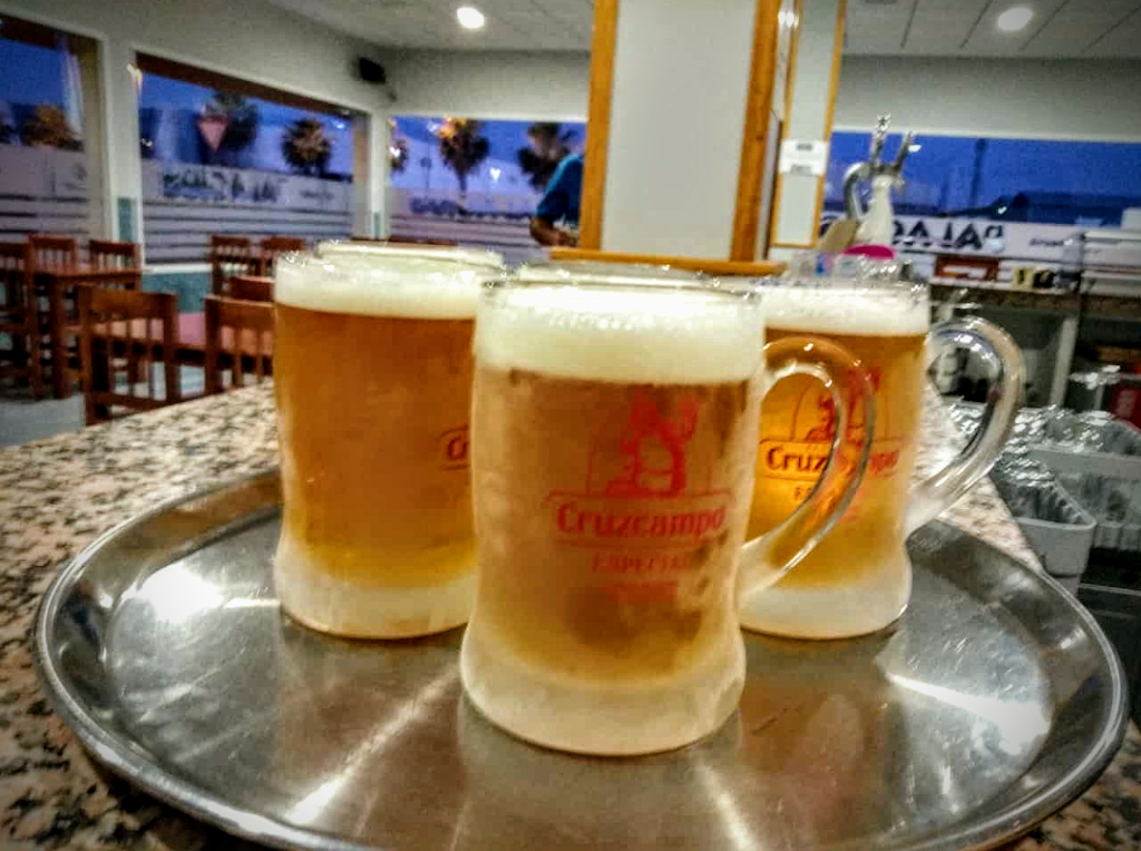 Cafeteria Palacios — Comida y bebida