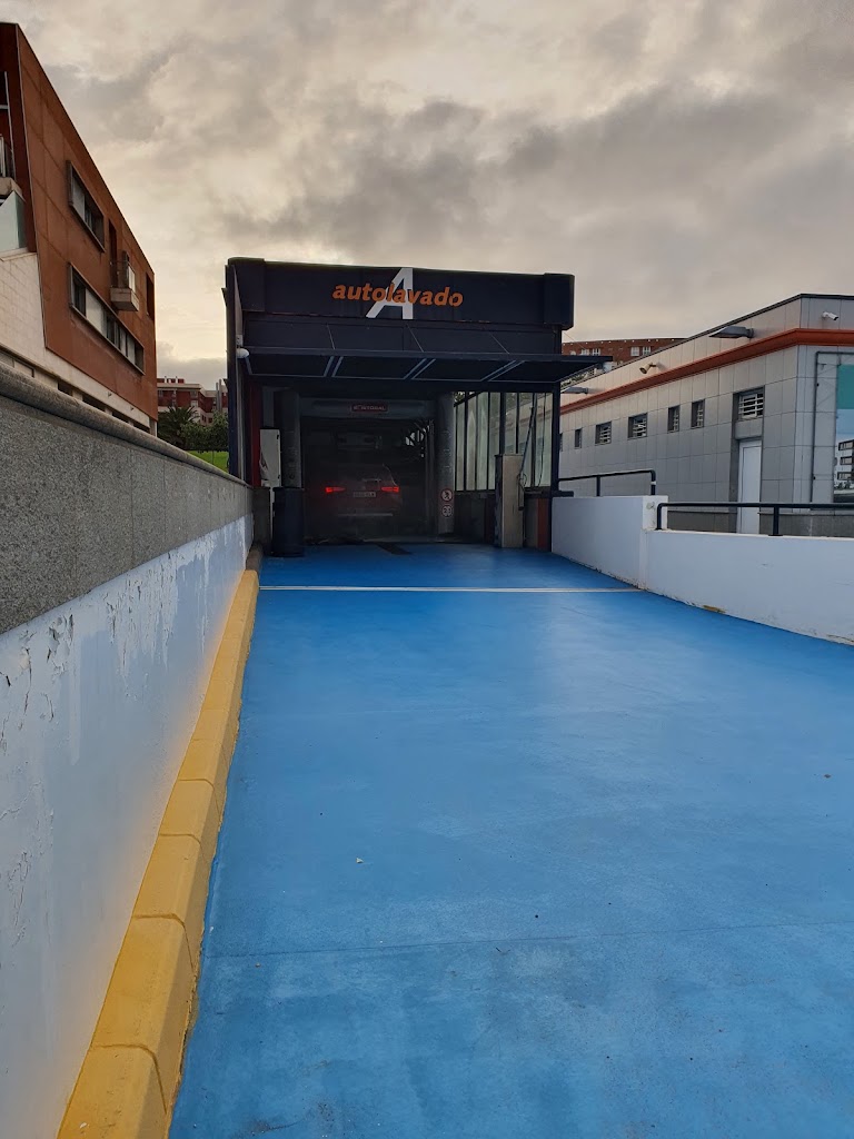 Estacion de Servicio Repsol — Interior