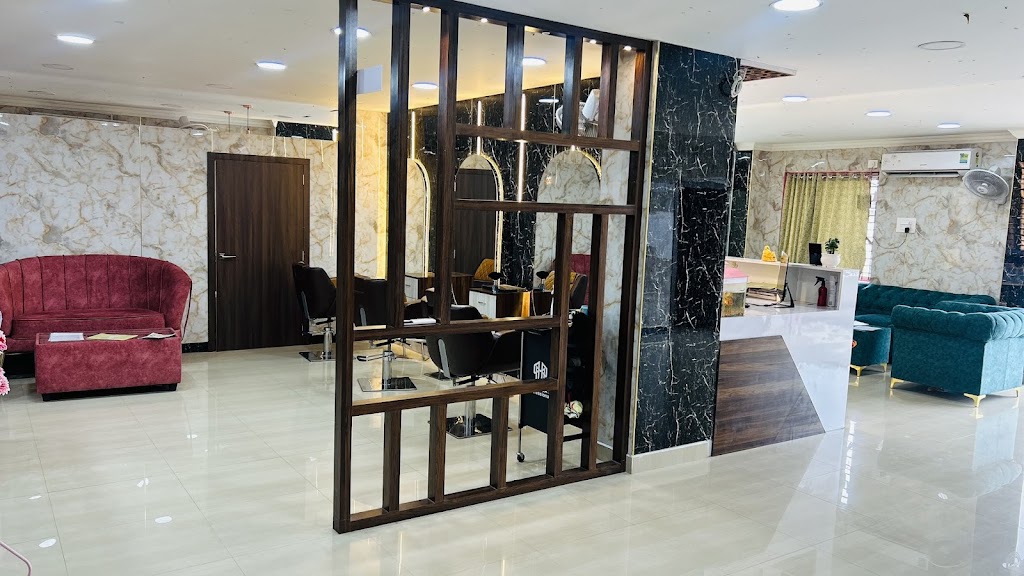 Rich Looks Beauty And Cosmetic Center