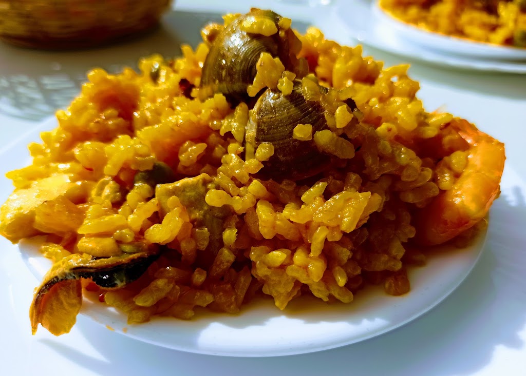 Bar "La Cantina" — Comida y bebida