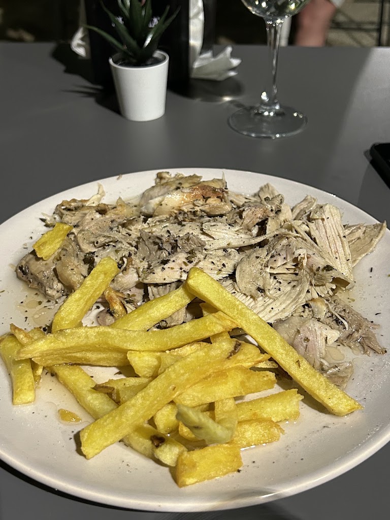 La Terraza del Paseo — Comida y bebida