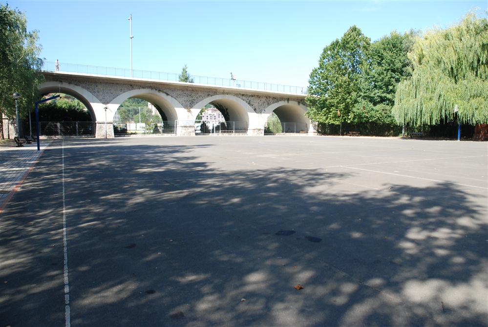 Karabel Kiroletako Pista