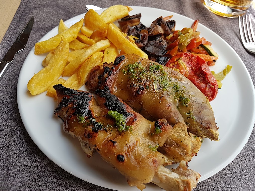 Pizzeria Julia Mallol — Comida y bebida