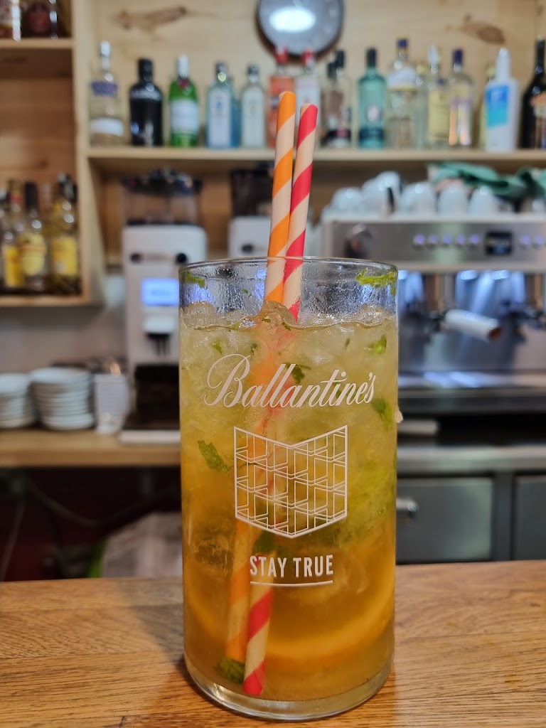 bar palafox 16 — Comida y bebida
