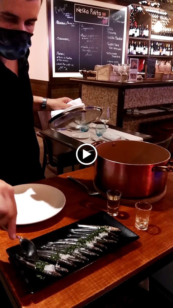 Neska Polita Vinoteca — Videos