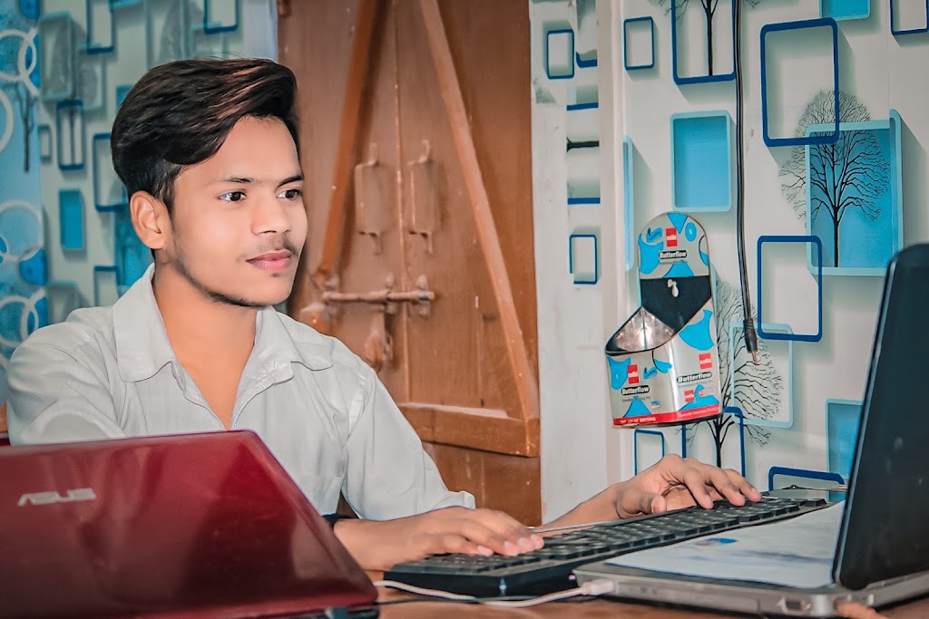 Radhe Cyber Cafe