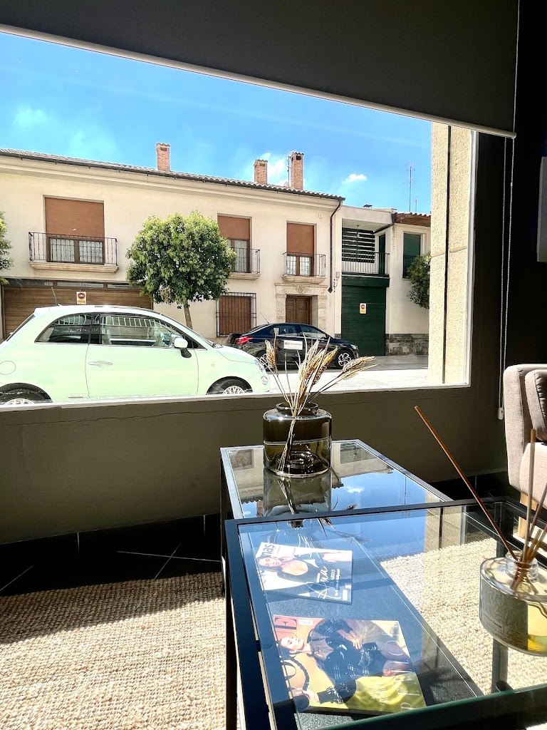 Sr. Brown HairStudio — Del propietario