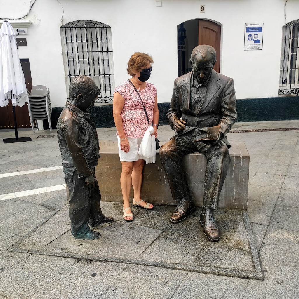 Monumento a la Transmision del Saber