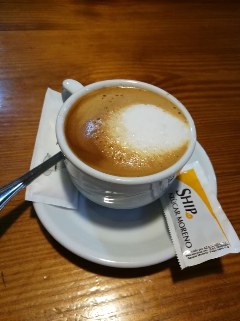 CAFETERIA HARVARD CAFE — Comida y bebida