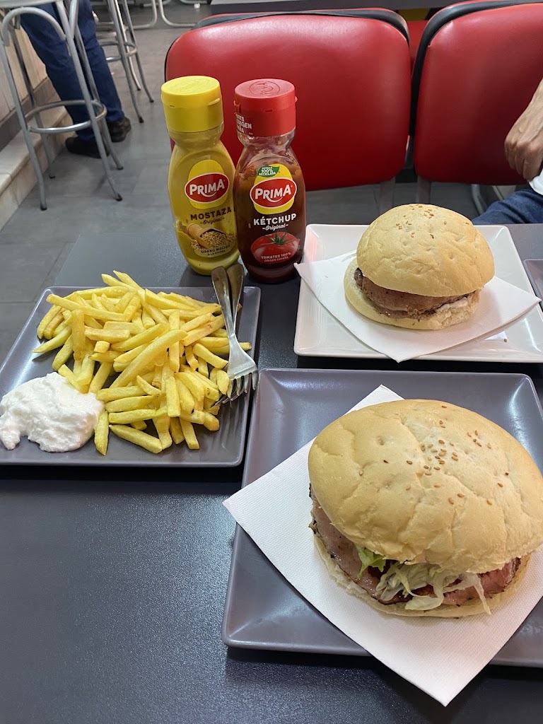Burguer Macario — Comida y bebida