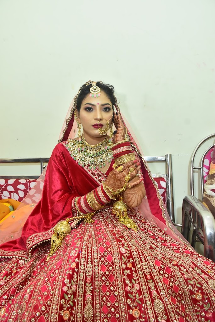 Alka Ladies Beauty Parlour Mehndi Artist Ballia