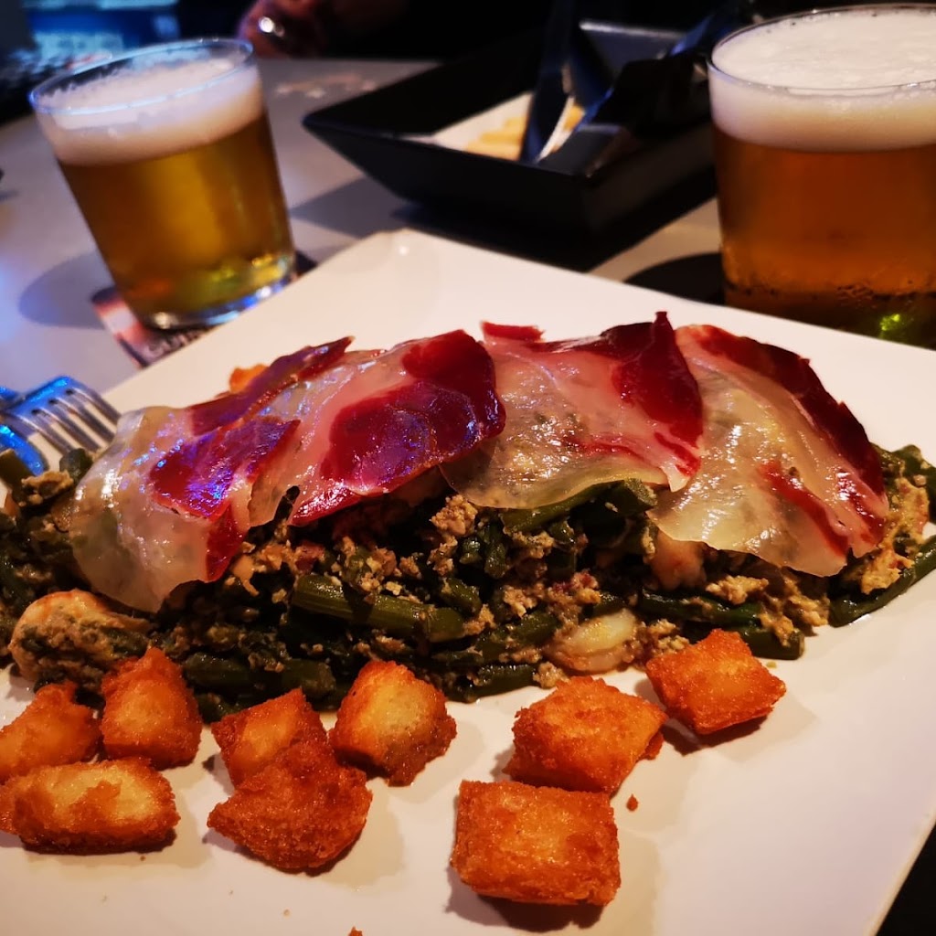 Restaurante La Bohemia — Comida y bebida