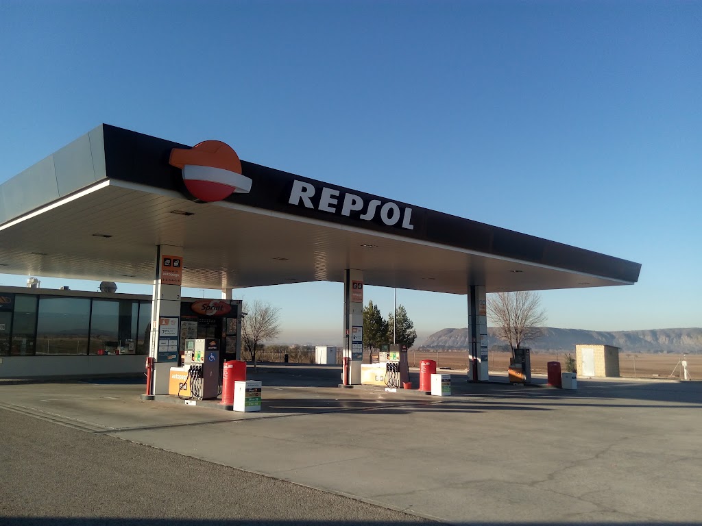 Estacion de Servicio Repsol — Exterior