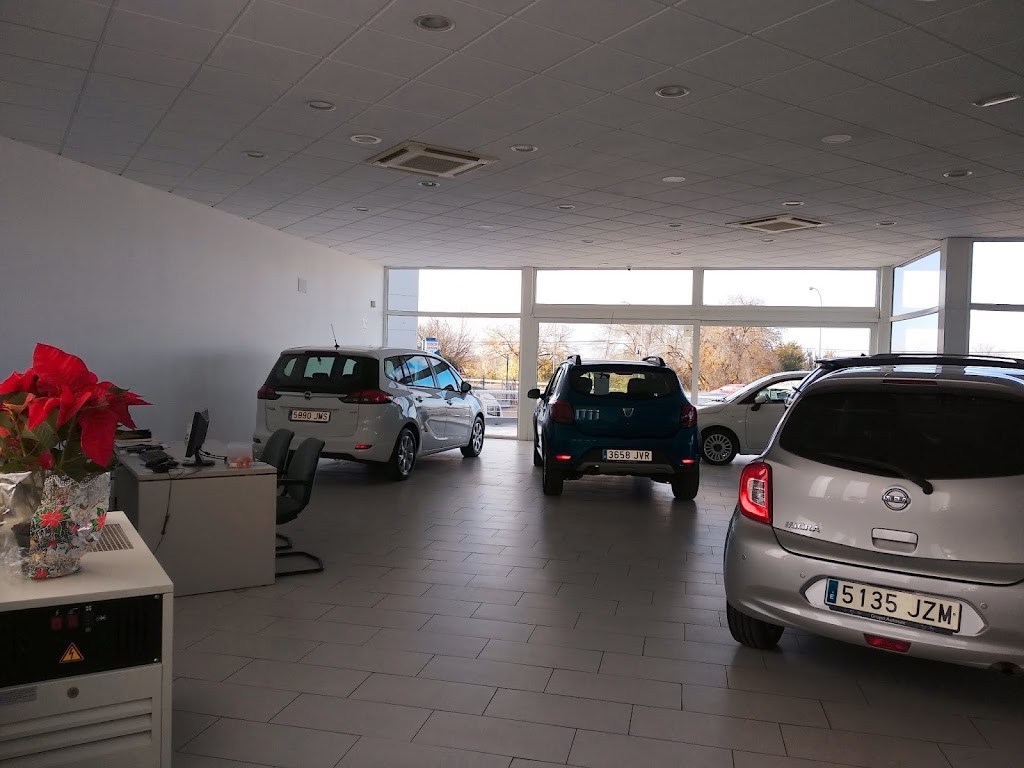 Nissan - Autosae Center — Concesionario de automoviles
