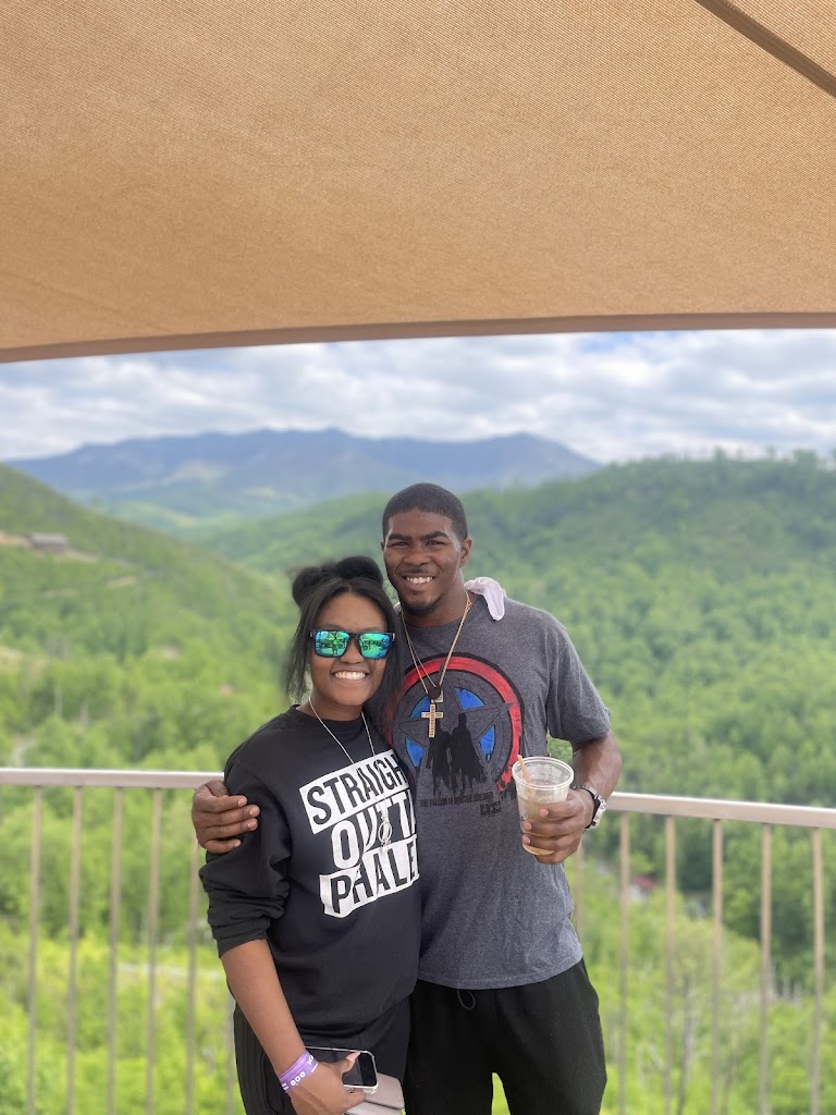  D1V1NE F1TNESS and EXPER1ENCES LLC