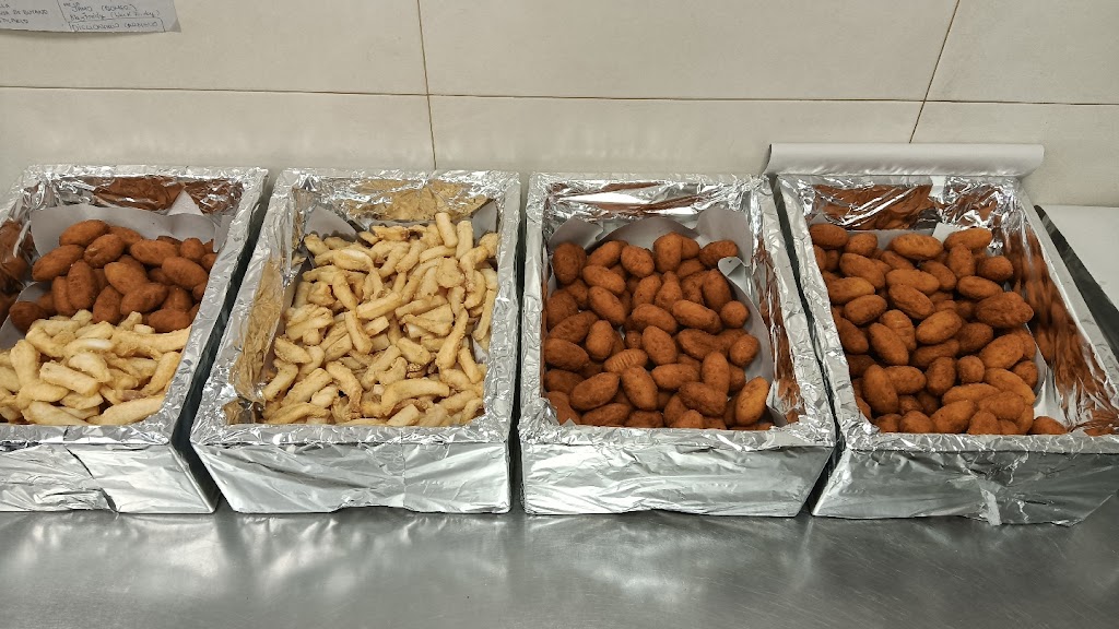 Freiduria Mena — Comida y bebida