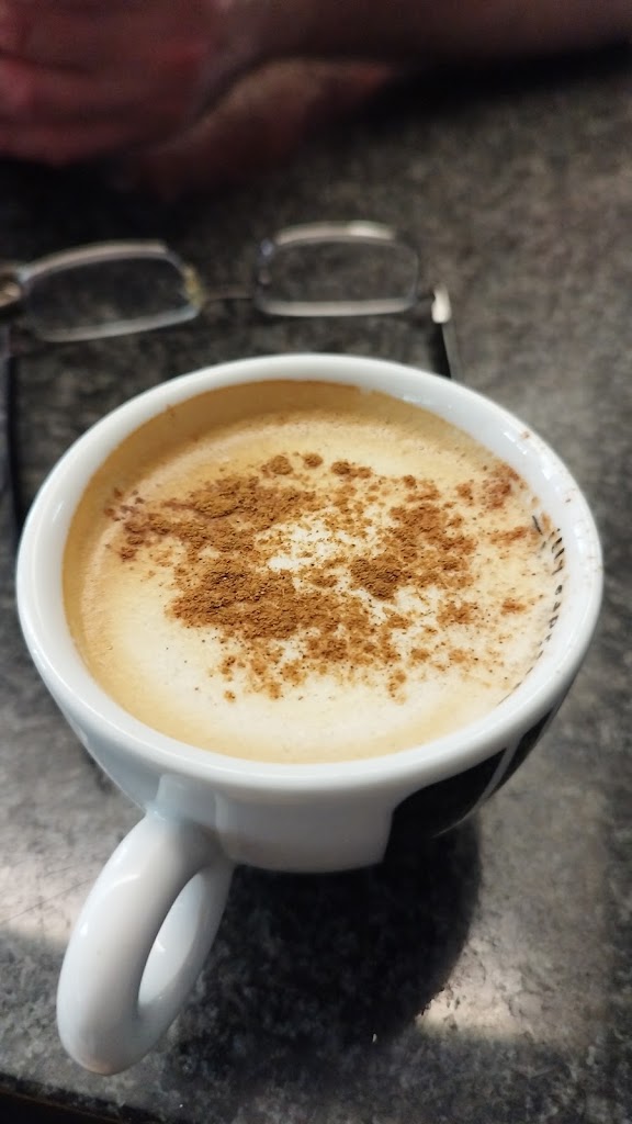 Iris Eiscafe — Cafe
