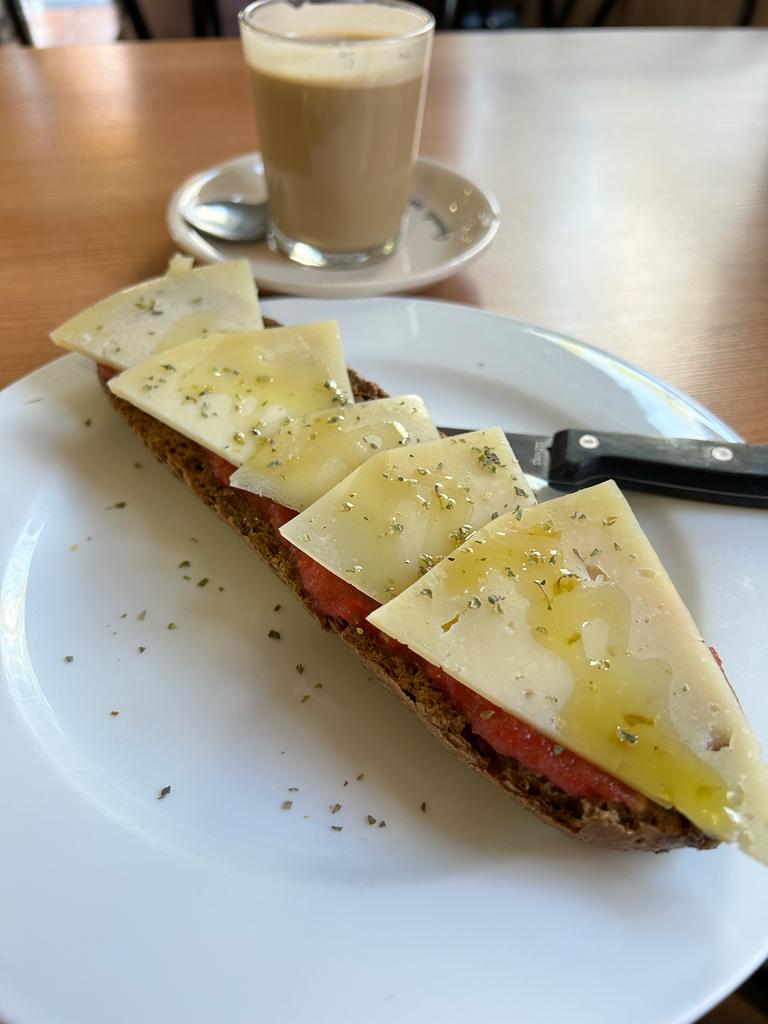 Cafe alsser — Comida y bebida