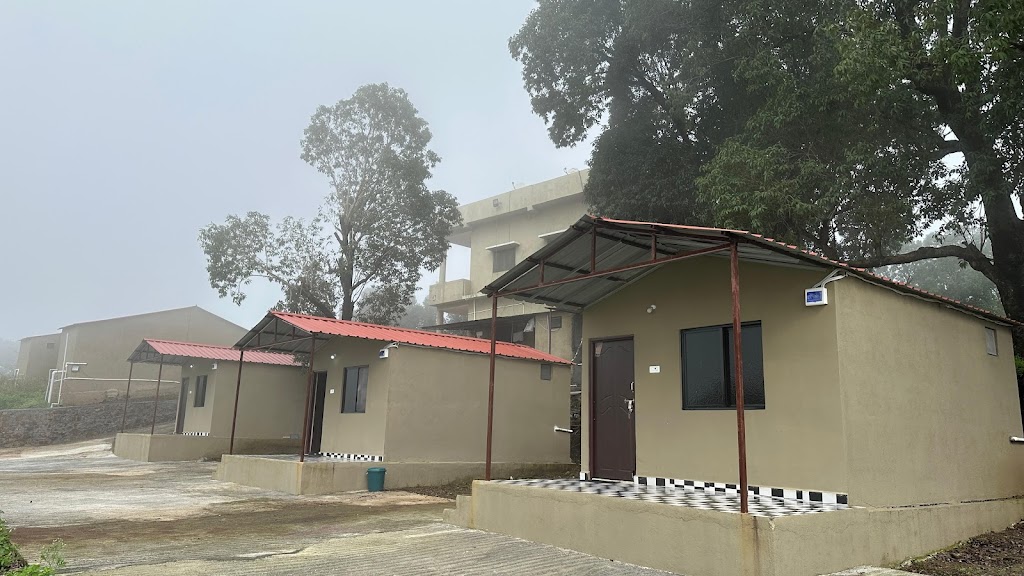 Resort Strawberry Hills Chikhaldara