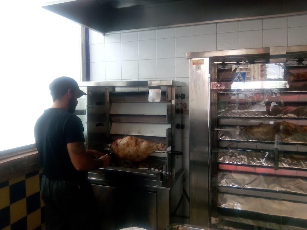 Asador de pollos Los ninos de Mari — Ambiente