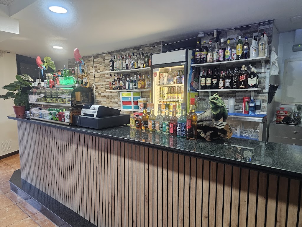 Iguana Bar